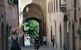 Camere la torre
